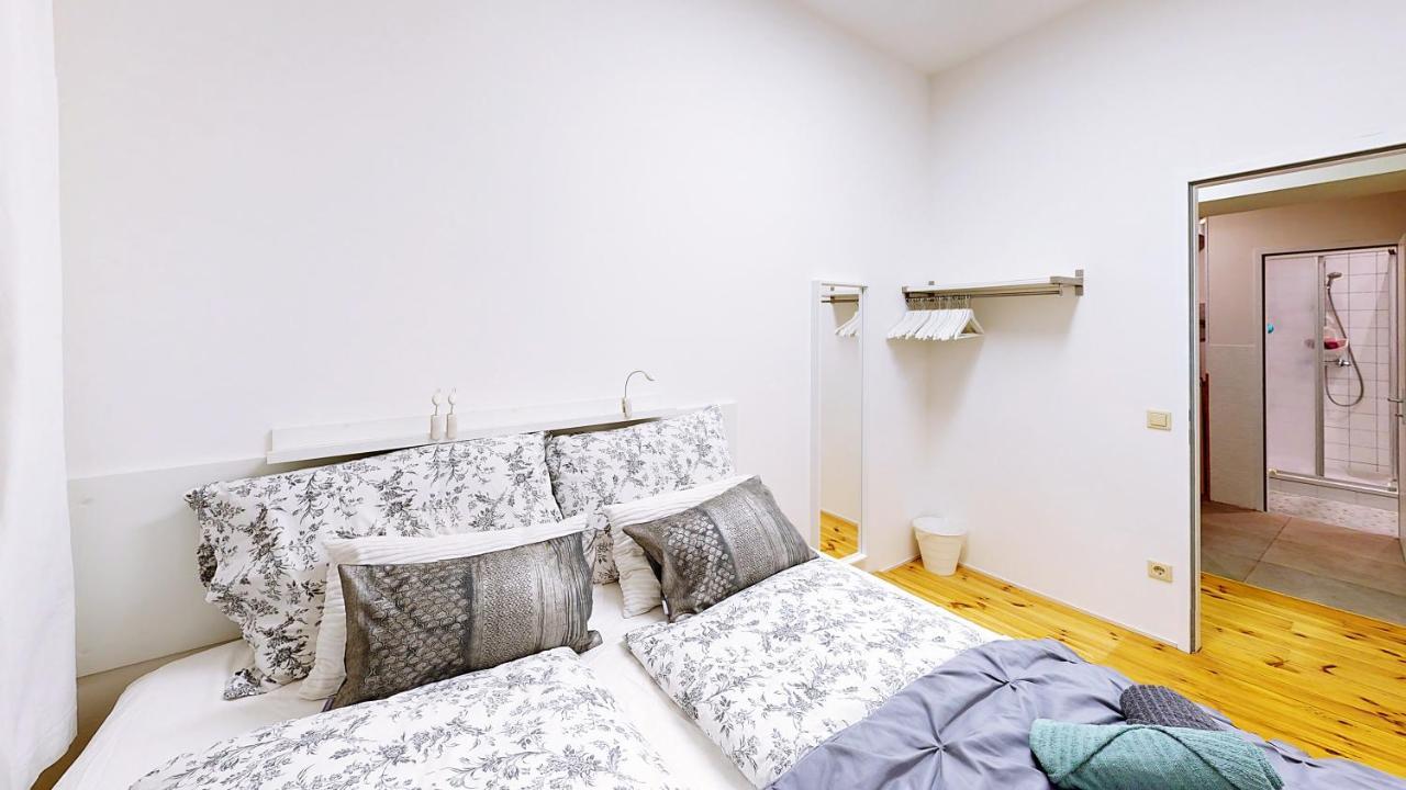 Apartment Wood Вена Экстерьер фото