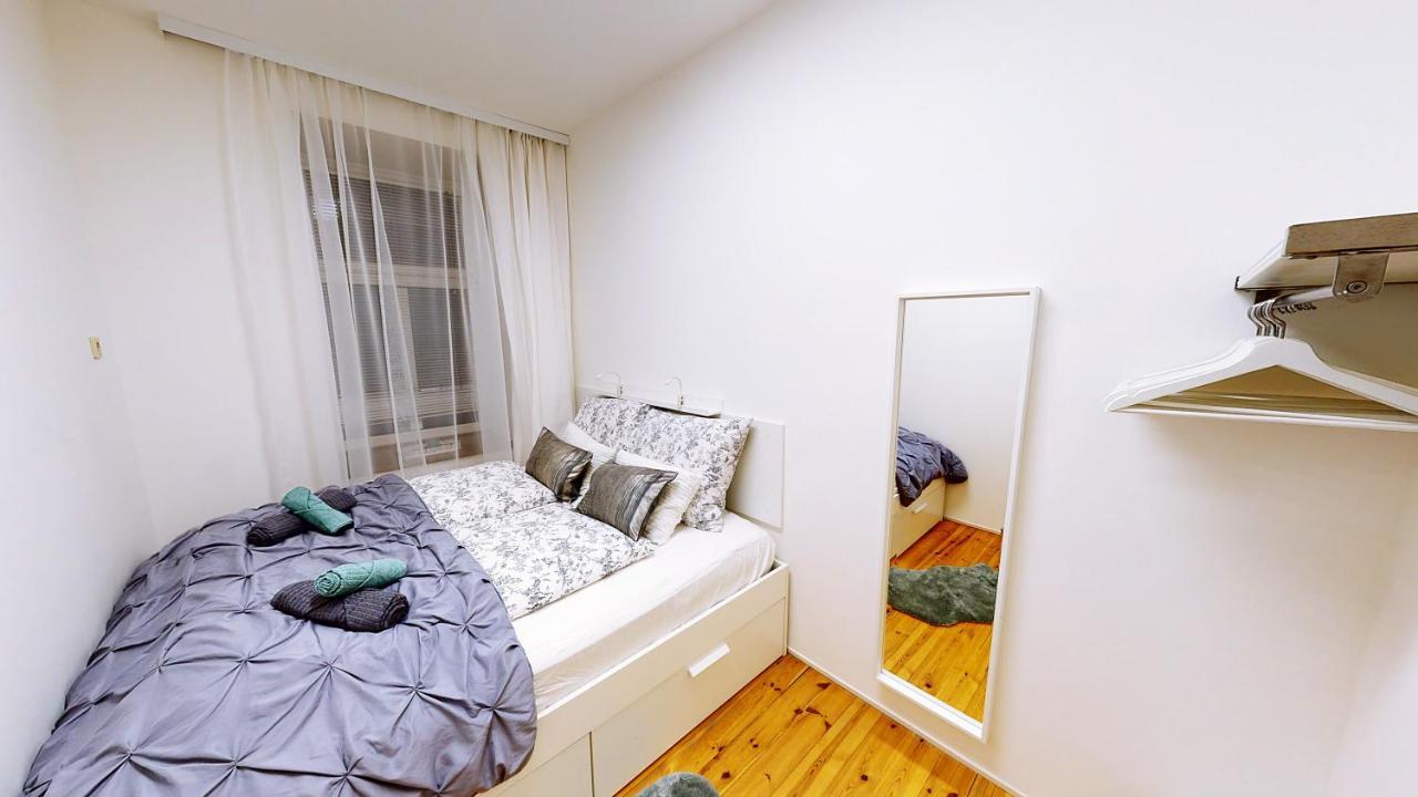 Apartment Wood Вена Экстерьер фото